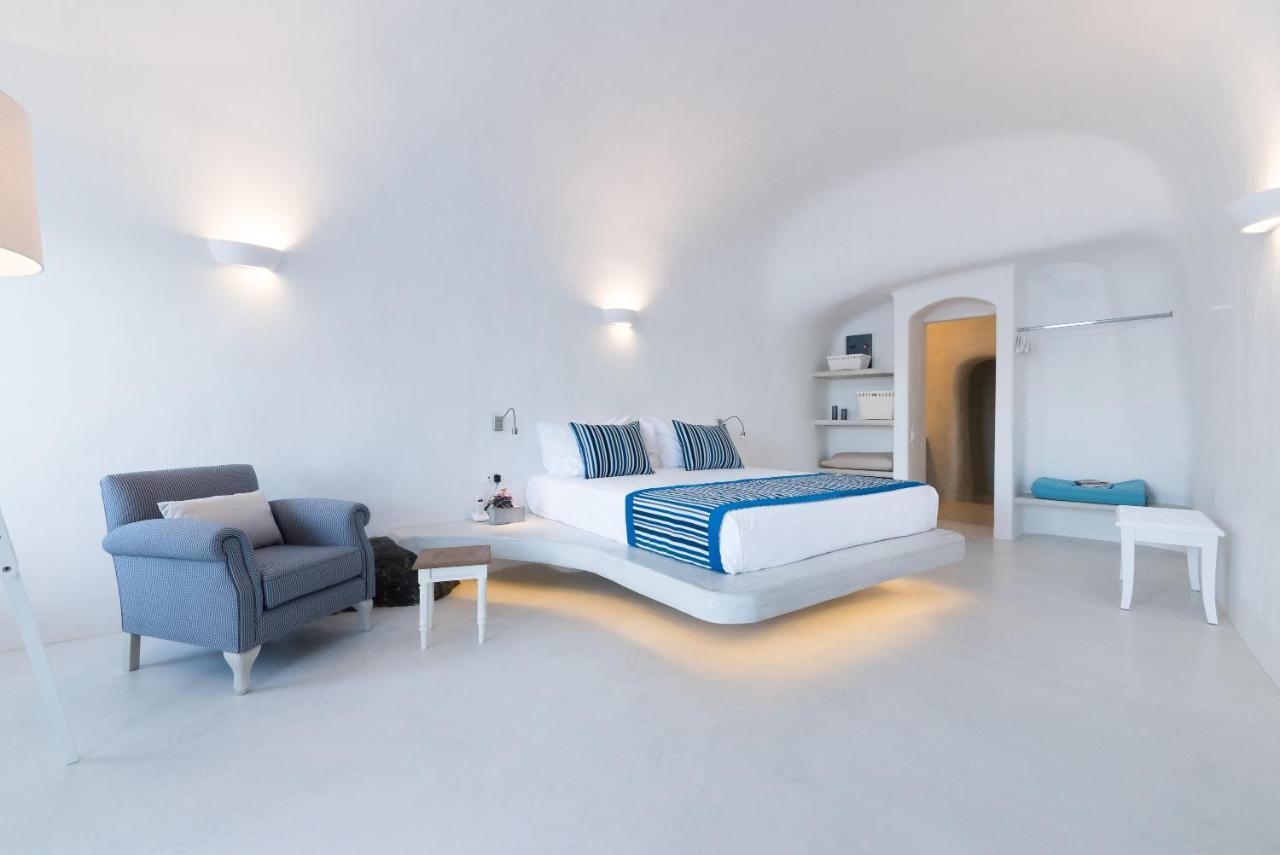 Maregio Suites (Adults Only) Oía Exterior photo